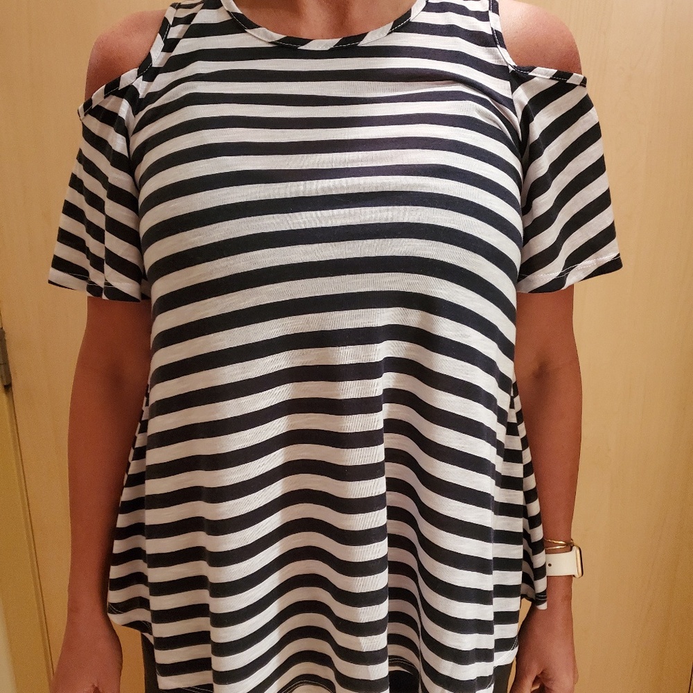 Cute cold-shoulder top